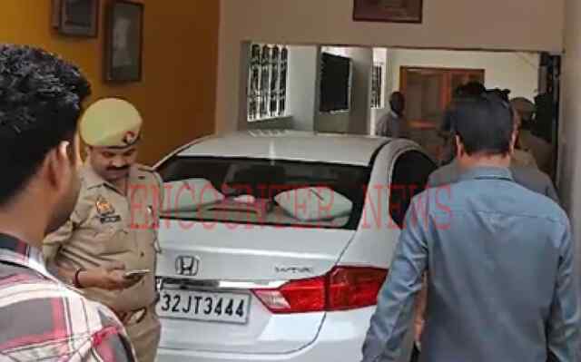 दिन दहाड़े पूर्व IAS के घर में चोरी, पत्नी की मौ+त