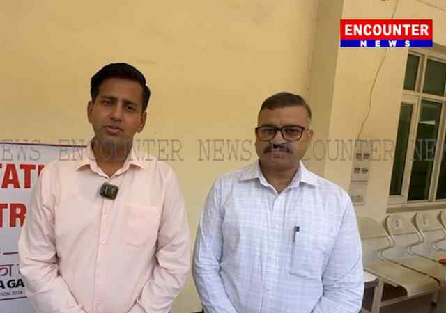 जालंधरः DC Himanshu Aggarwal ने पोस्टल बैलट पेपर द्वारा किया मतदान, देखें वीडियो