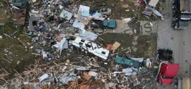 Tornado से तबाही का मंजर, 11 की मौत, fuel Station भी हुआ Destroyed