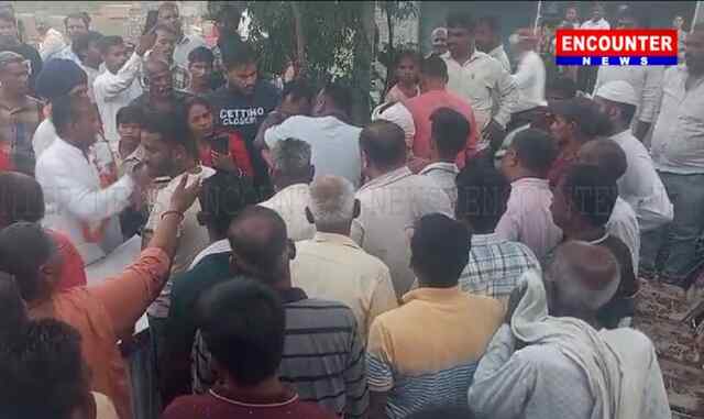 Punjab: सोसाइटी की मीटिंग में हुआ हाई वोल्टेज ड्रामा, देखें वीडियो