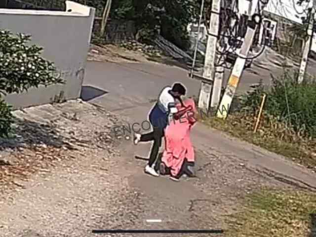 Hoshiarpur: बाइक सवार लुटेरों ने NRI महिला की छीनी बालियां