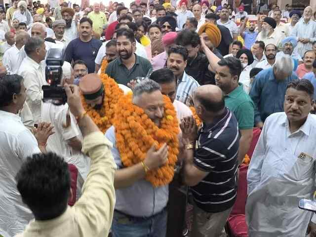रोहित ठाकुर ने नालागढ़ में बूथ प्रभारियों के साथ ली बैठक
