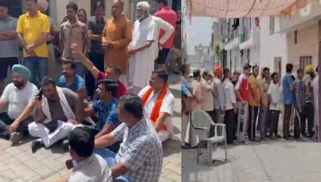 Punjab: वोटिंग मशीन खराब होने के चलते लोगों ने लगाया धरना, देखें वीडियो