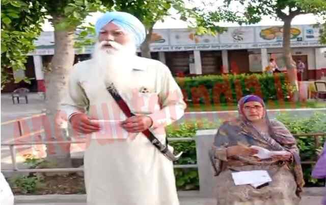 Punjab: Amritpal के माता-पिता ने किया मतदान, देखें वीडियो