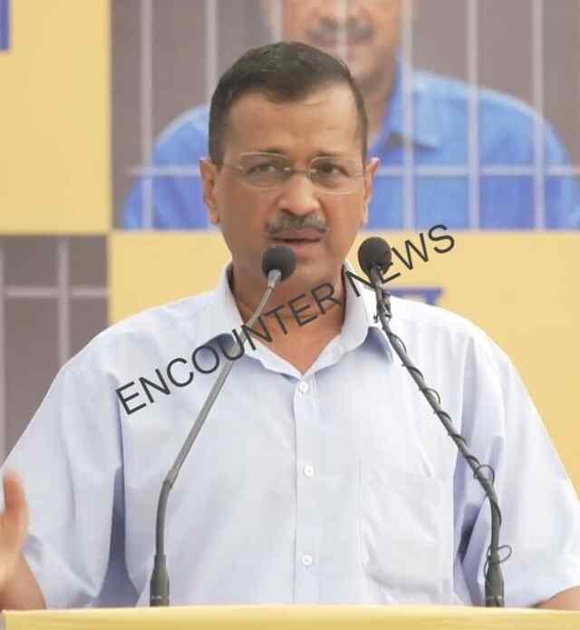 तिहाड़ जेल जाने से पहले CM केजरीवाल हुए Live