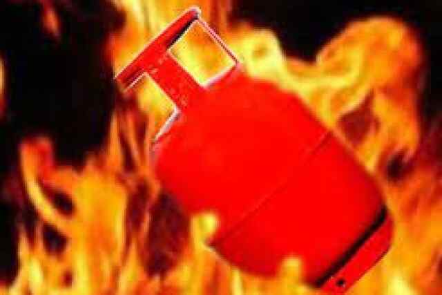 LPG सिलेंडर में हुआ ब्लास्ट,  9 घायल