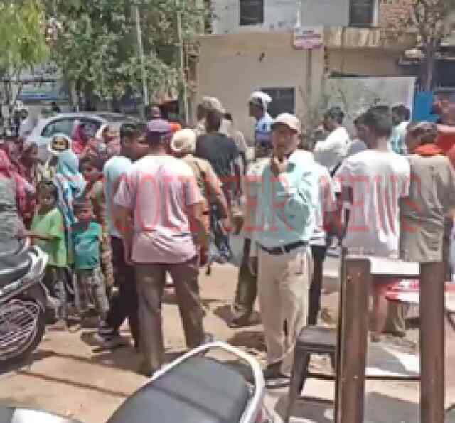 Jalandhar: इस इलाके में टॉवर लगाने को लेकर हुआ विरोध, किया रोड जाम, देखें वीडियो