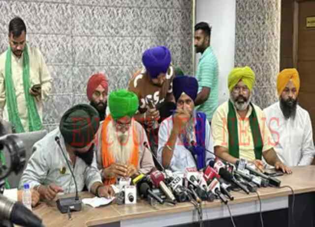 Punjab: Kangana slap case में किसानों का ऐलान, इस दिन निकालेंगे इंसाफ मार्च Punjab: Kangana slap case में किसानों का ऐलान, इस दिन निकालेंगे इंसाफ मार्च