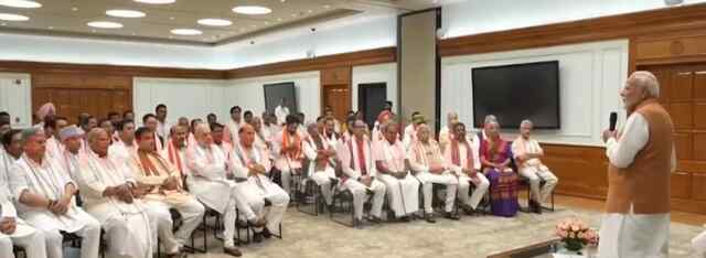 PM Modi की शपथ से पहले PM House पर लगा नेताओं का तांता, देखें वीडियो