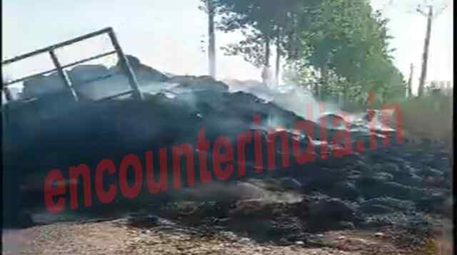 Punjab : पराली लेकर जा रहे ट्रैक्टर ट्रॉली में लगी आग
