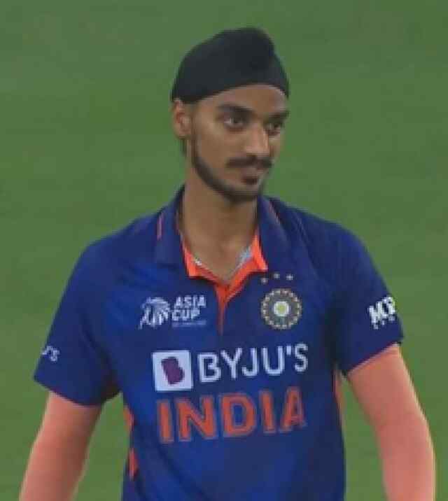 T20 WC 2024: Arshdeep पर की विवादित टिप्पणी करने पर पूर्व पाकिस्तानी ने Harbhajan Singh से मांगी माफी
