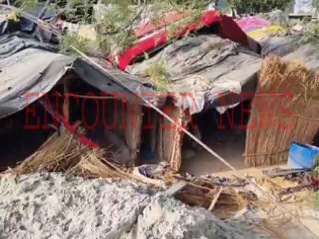 बड़ा हादसाः सो रहे परिवार पर पलटा ट्रक, बच्चों सहित 8 की मौत