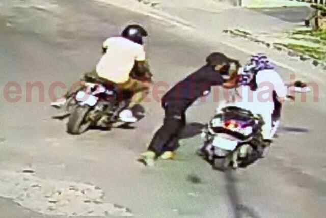 Punjab: अध्यापिका से हुई स्नैचिंग के मामलें में 16 दिन बाद एफआईआर दर्ज, देखें Video