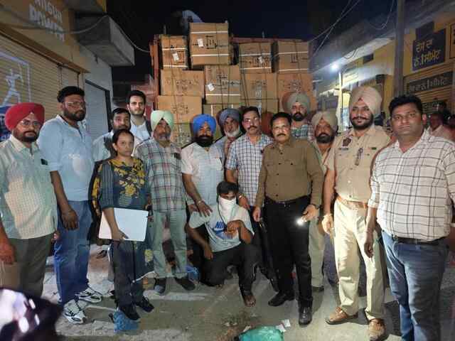 Punjab: STF ने पकड़ी करोड़ो की नशीली गोलियां, देखे Video