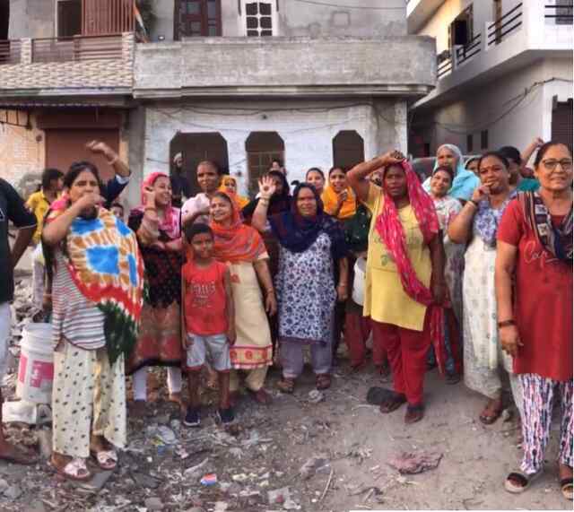 Jalandhar :  पीने का पानी न मिलने पर मोहल्ला वासियों ने किया प्रदर्शन, देखें LIVE