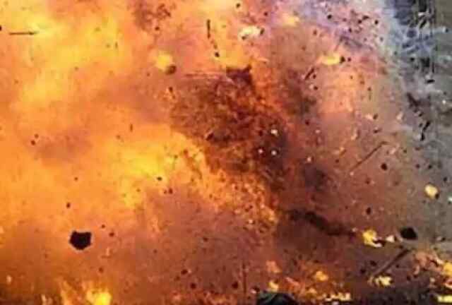 IED ब्लास्ट की चपेट में आने से 2 गंभीर घायल