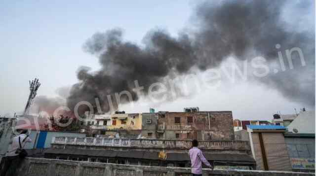 चांदनी चौक में लगी भीषण आग, कई दुकाने जलकर हुई राख
