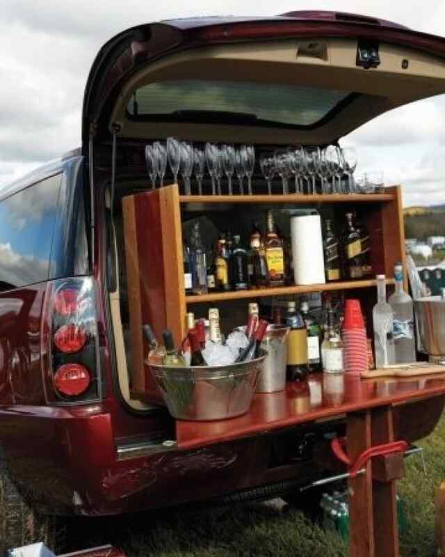 सड़क किनारे CAR को BAR बना पी रहे थे शराब, 670 लोगों पर एक्शन