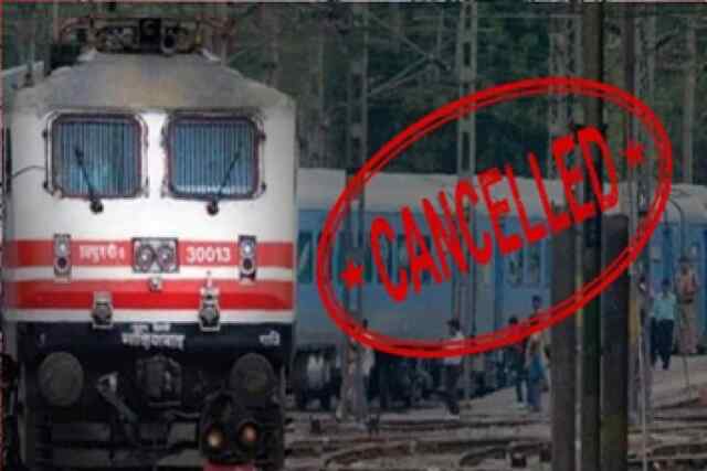 50 ट्रेनें हुई रद्द, कईयों  का बदला रूट, यात्रियों की बढ़ी परेशानी