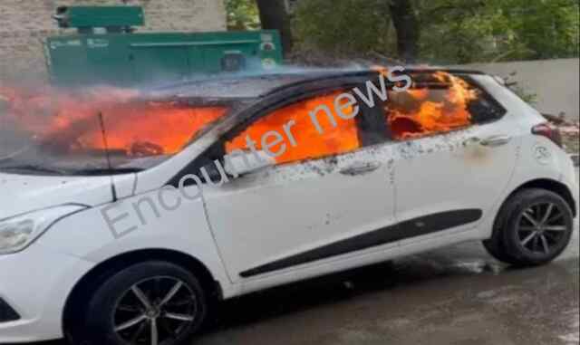 Jalandhar: मार्केट कमेटी दफ्तर के अंदर खड़ी कार को शरारती अनसरों ने लगाई आग