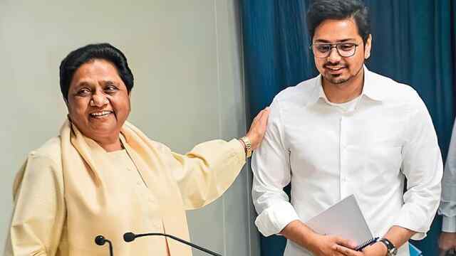 UP : बसपा सुप्रीमो का बड़ा फैसलाः भतीजे Akash Anand  को फिर बनाया ‘उत्तराधिकारी’