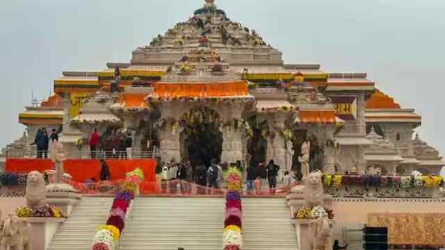 राम मंदिर में पहली ही बारिश में टपकने लगा पानी, मुख्य पुजारी ने उठाये सवाल