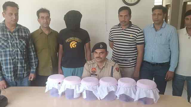 Punjab: अवैध 6 पिस्टल, 6 मैगजीन सहित 1 गिरफ्तार, देखें Video