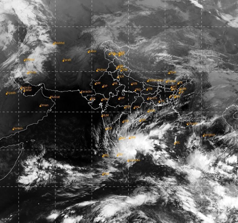 चक्रवात में बदला फेंगल तूफान, 75 kmph की रफ्तार से चलेगी हवा, Alert जारी