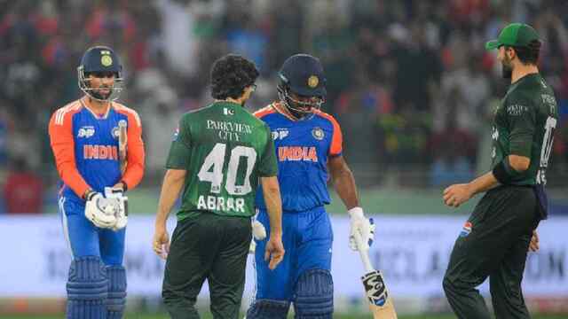 India-Pak Match का लोगों में Craze, इस जगह किया हवन, देखें वीडियो