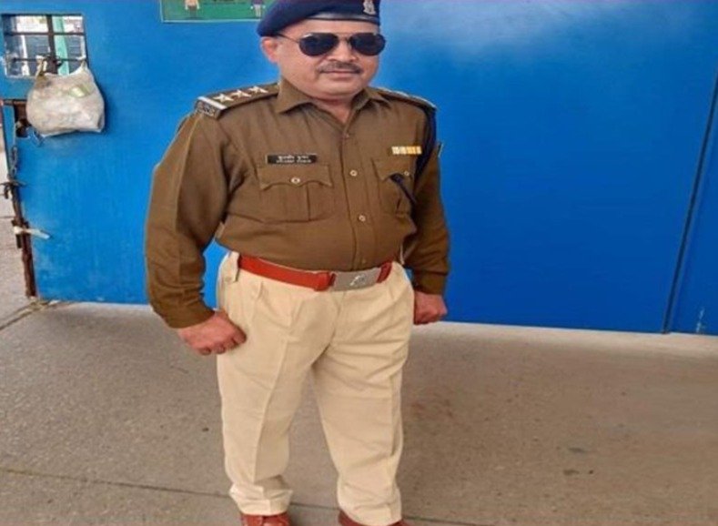 सुरक्षाबलों और आतंकियों से मुठभेड़, CRPF इंस्पेक्टर शहीद