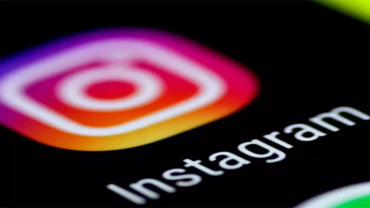 कहीं आपका Instagram कोई और तो नहीं चला रहा ? ऐसे करे घर बैठे Log Out