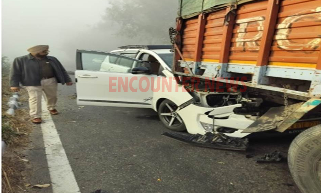 Jalandhar News: धुंध के कारण ट्रक से 3 कारों में हुई टक्कर
