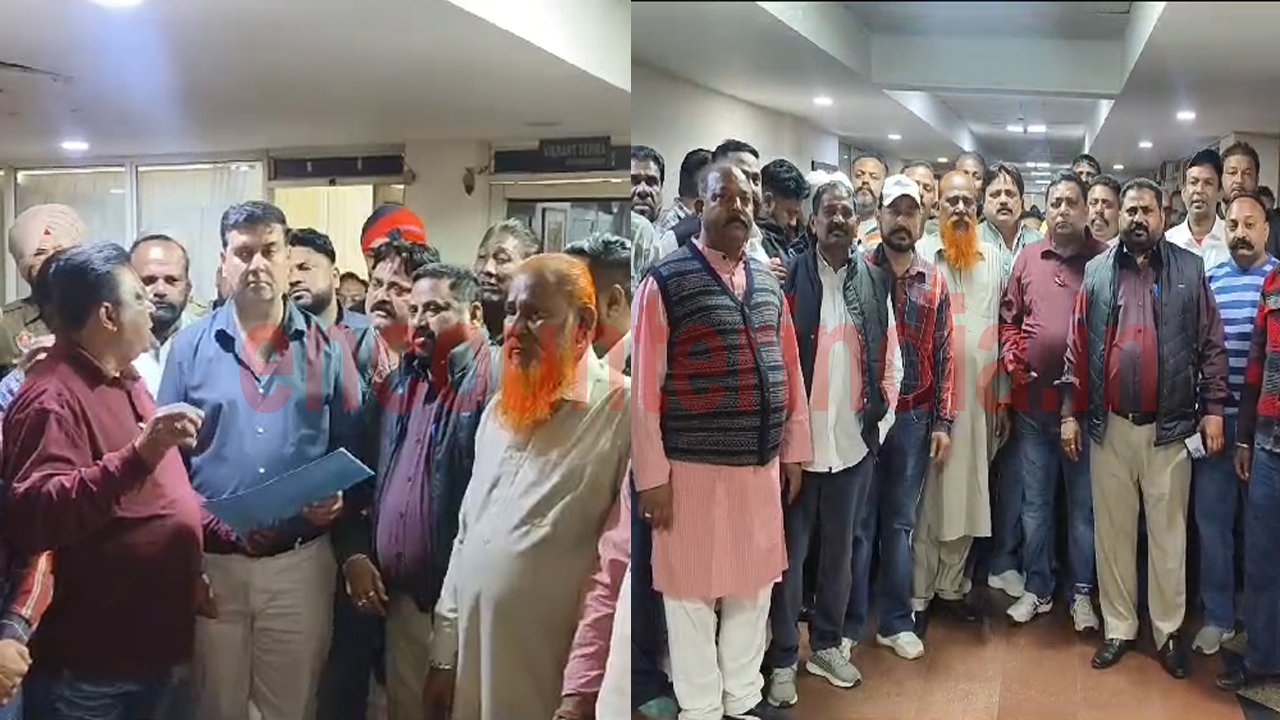 Jalandhar News: नगर निगम कर्मियों ने खोला मोर्चा, दी चेतावनी, देखें वीडियो