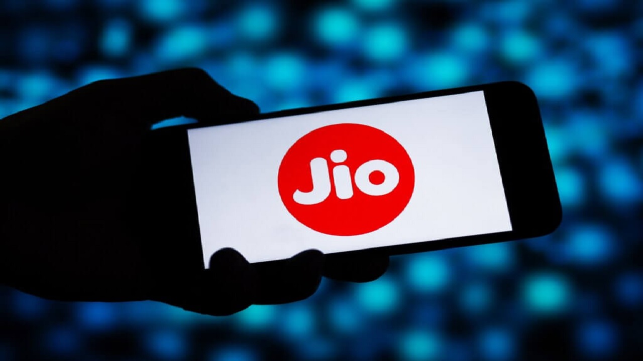 Jio ने यूजर्स के लिए निकाला सुपर ऑफर, सिर्फ इतने रुपये का रिचार्ज करने पर मिलेंगे फायदे