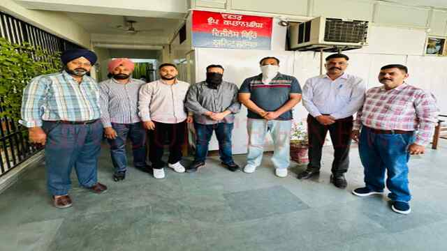Jalandhar News: रिश्वत लेने के आरोप में Inspector और Junior Auditor काबू