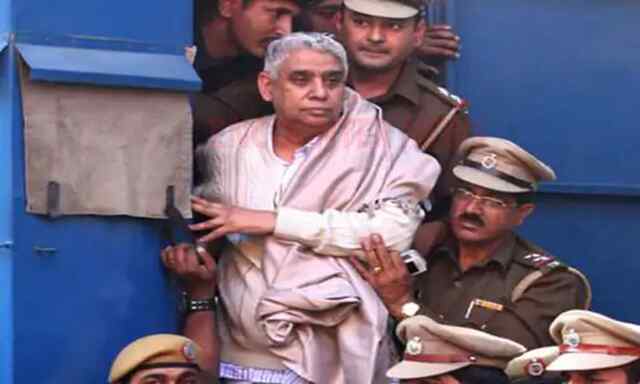 देशद्रोह के केस में रामपाल को लेकर आया कोर्ट का बड़ा फैसला, आश्रम में 6 लोगों की हुई थी मौत