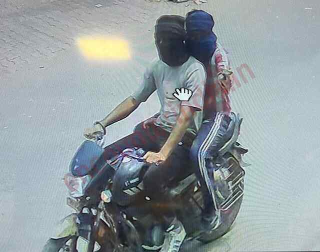 Punjab: भीड़ भाड़ वाले बाजार में सुनार की दुकान पर बाइक सवारों ने चलाई गोलियां, देखें वीडियो