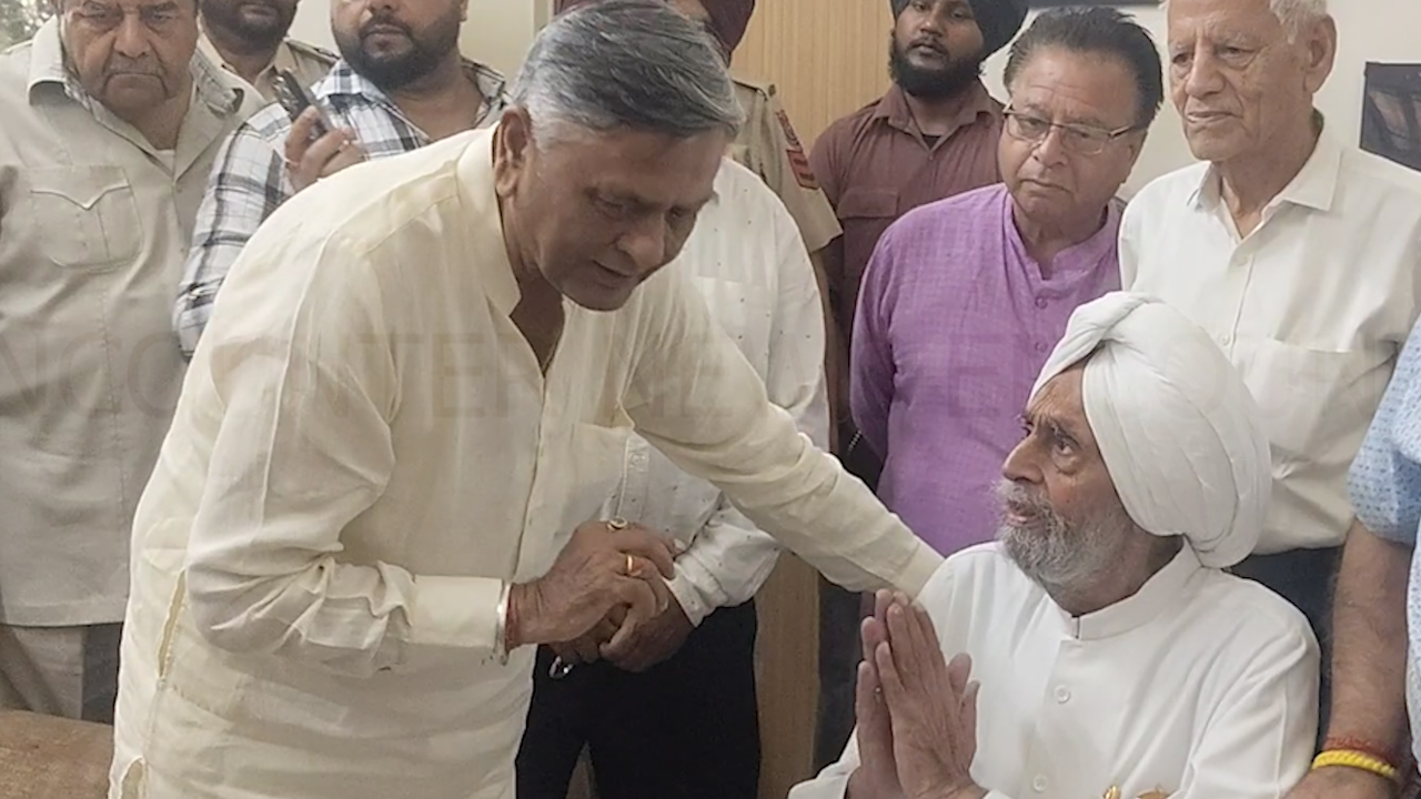Jalandhar News: भाजपा नेता कालिया के घर पहुंचे पूर्व गवर्नर का आया बयान, देखें वीडियो