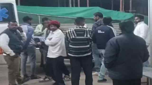 शादीशुदा Boyfriend ने Girlfriend को चाकू मार खुद का गला काटा, 1 की मौत