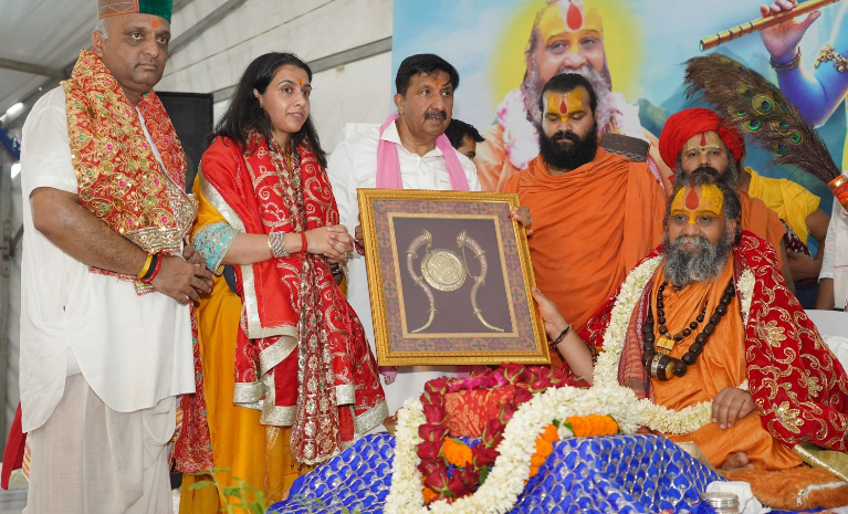 श्रीमद् भागवत कथा एवं ज्ञान महायज्ञ का गोंदपुर जयचंद में दिव्य-भव्य शुभारंभ
