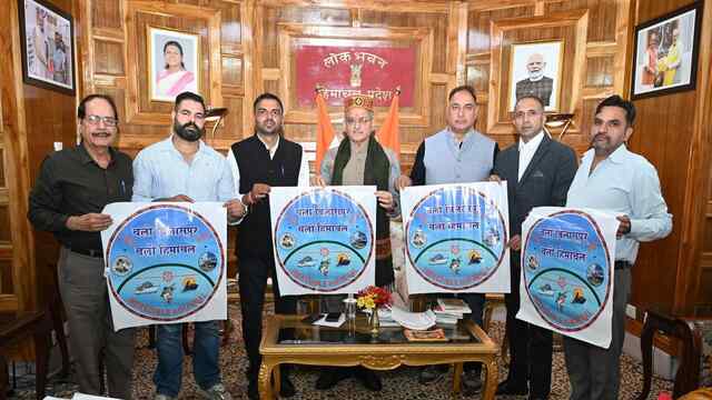 राज्यपाल ने ‘चलो हिमाचल’ अभियान का पोस्टर जारी किया