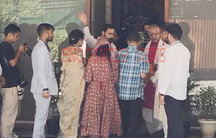 पूर्व CM Arvind Kejriwal ने परिवार के साथ किया नए घर में गृह प्रवेश, देखें वीडियो