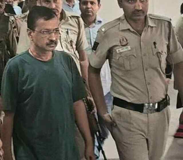 Arvind Kejriwal को कोर्ट से लगा बड़ा झटका