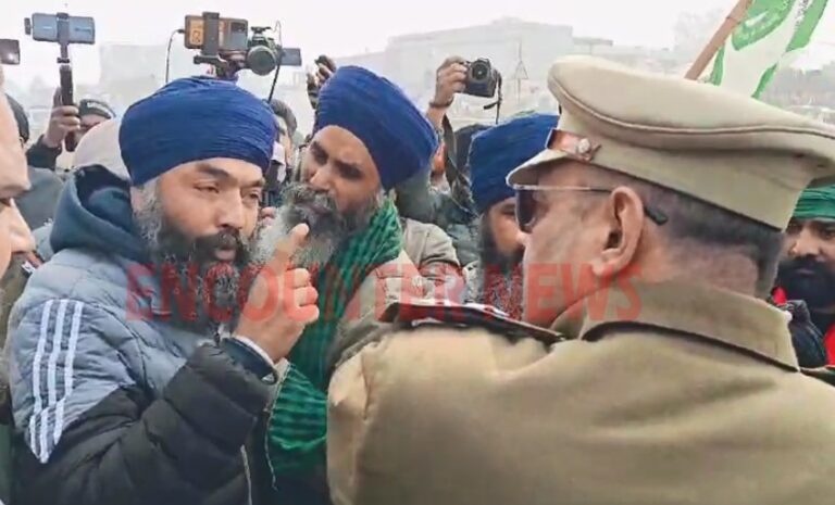 Jalandhar News: धरने में बैठे किसानों और पुलिस में हुई नोकझोंक, देखें वीडियो