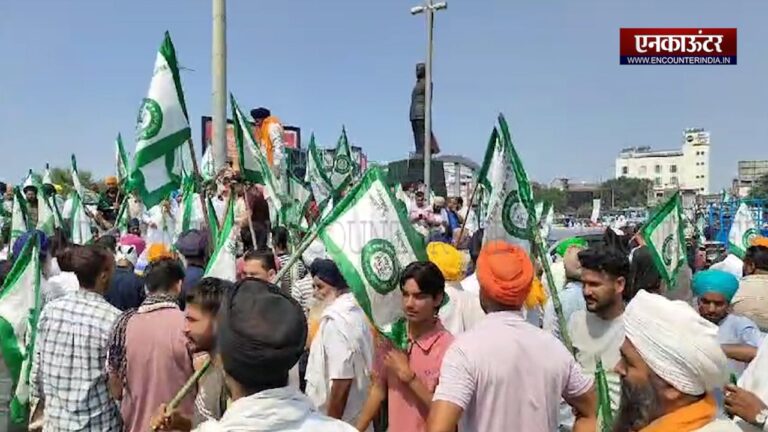Punjab News : किसानों ने प्रशासन के खिलाफ किया प्रदर्शन, देखें वीडियो