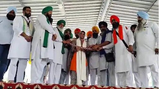 शंभू बार्डर पर किसान आंदोलन में पहुंची Olympian विनेश फोगाट