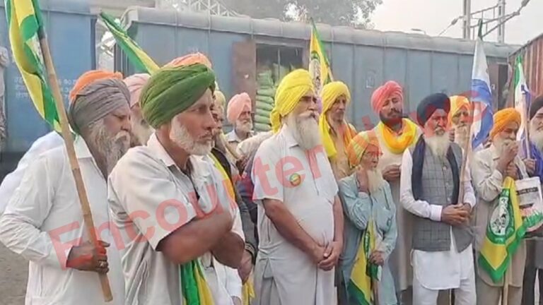 Punjab News: ट्रकों में भरकर DAP खाद को भेजा जा रहा था दूसरी जगह, किसानों ने किया विरोध, देखें वीडियो