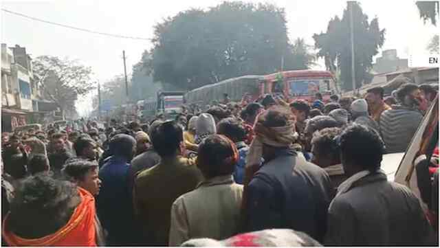 डंपिंग ग्राउंड को लेकर किसानों और पुलिस के बीच झड़प, 60 लोग घायल