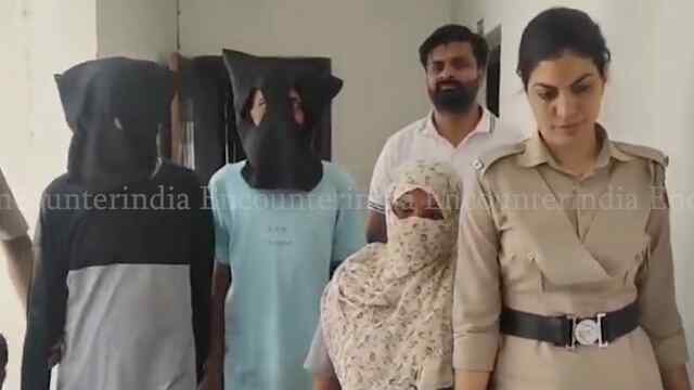 Punjab News: 2 साथियों सहित महिला गिरफ्तार, हेरोइन बरामद, देखें वीडियो Punjab News: 2 साथियों सहित महिला गिरफ्तार, हेरोइन बरामद, देखें वीडियो