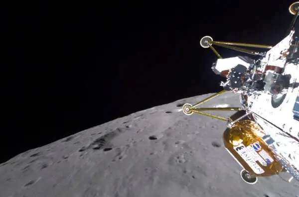 चांद के South Polar रीजन पर उतरा Athena Lander, फिर अचानक बढ़ी मुश्किलें